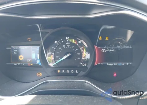 2017 Ford Fusion Se Phev z USA, uszkodzony, nr VIN 3FA6P0PUXHR179924